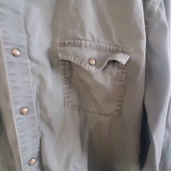 WRANGLER RETRO PREMIUM. MODERN FIT XXL ARMY GREEN SNAP CLOSURE. LONG SLEEVES - Picture 5 of 8